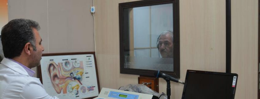 تست شنوایی سنجی برای اطمینان از سلامت گوشها 